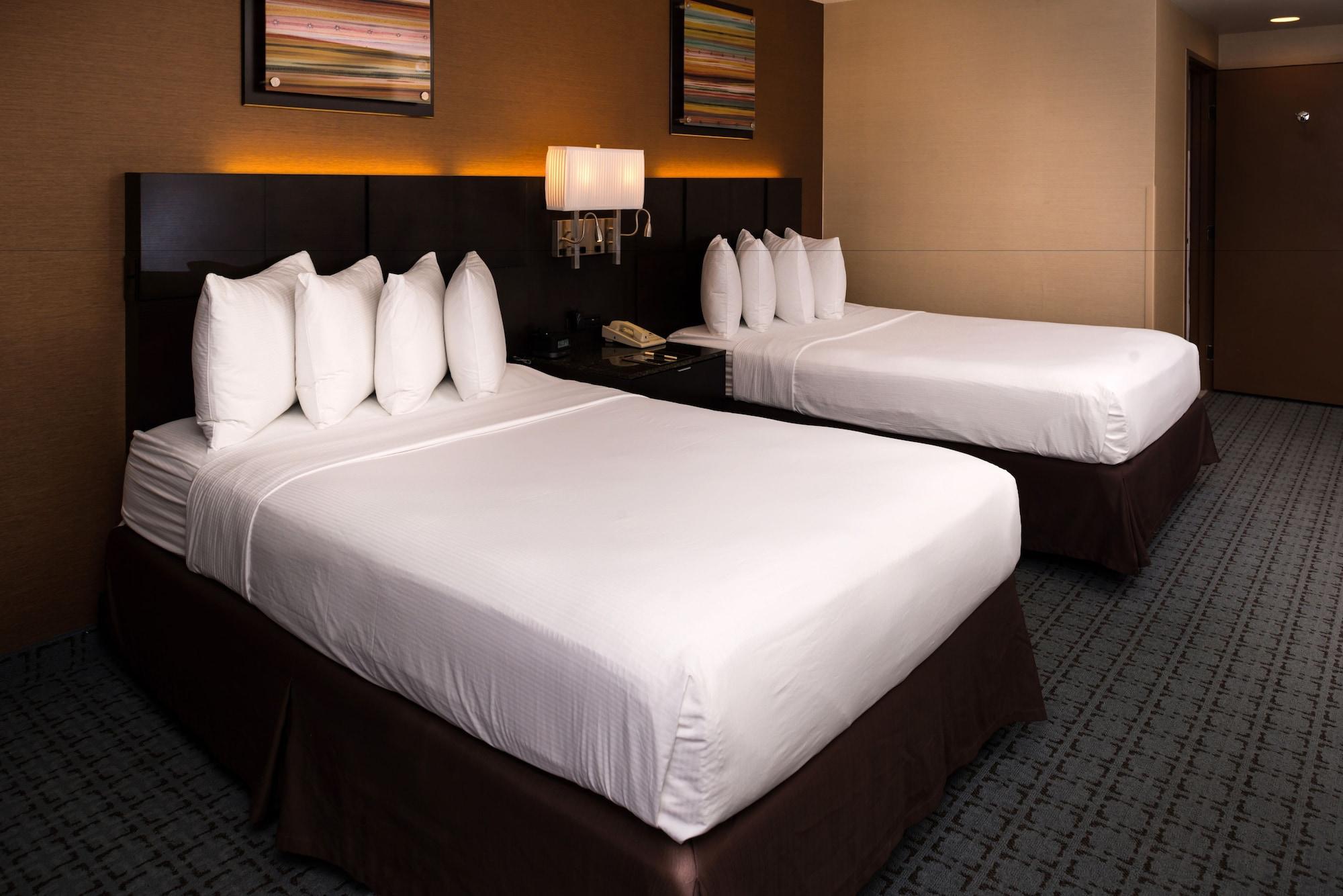 Отель Doubletree By Hilton Уиттиер Экстерьер фото