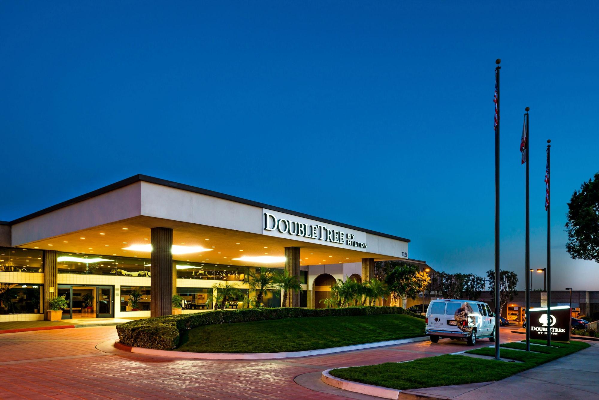 Отель Doubletree By Hilton Уиттиер Экстерьер фото